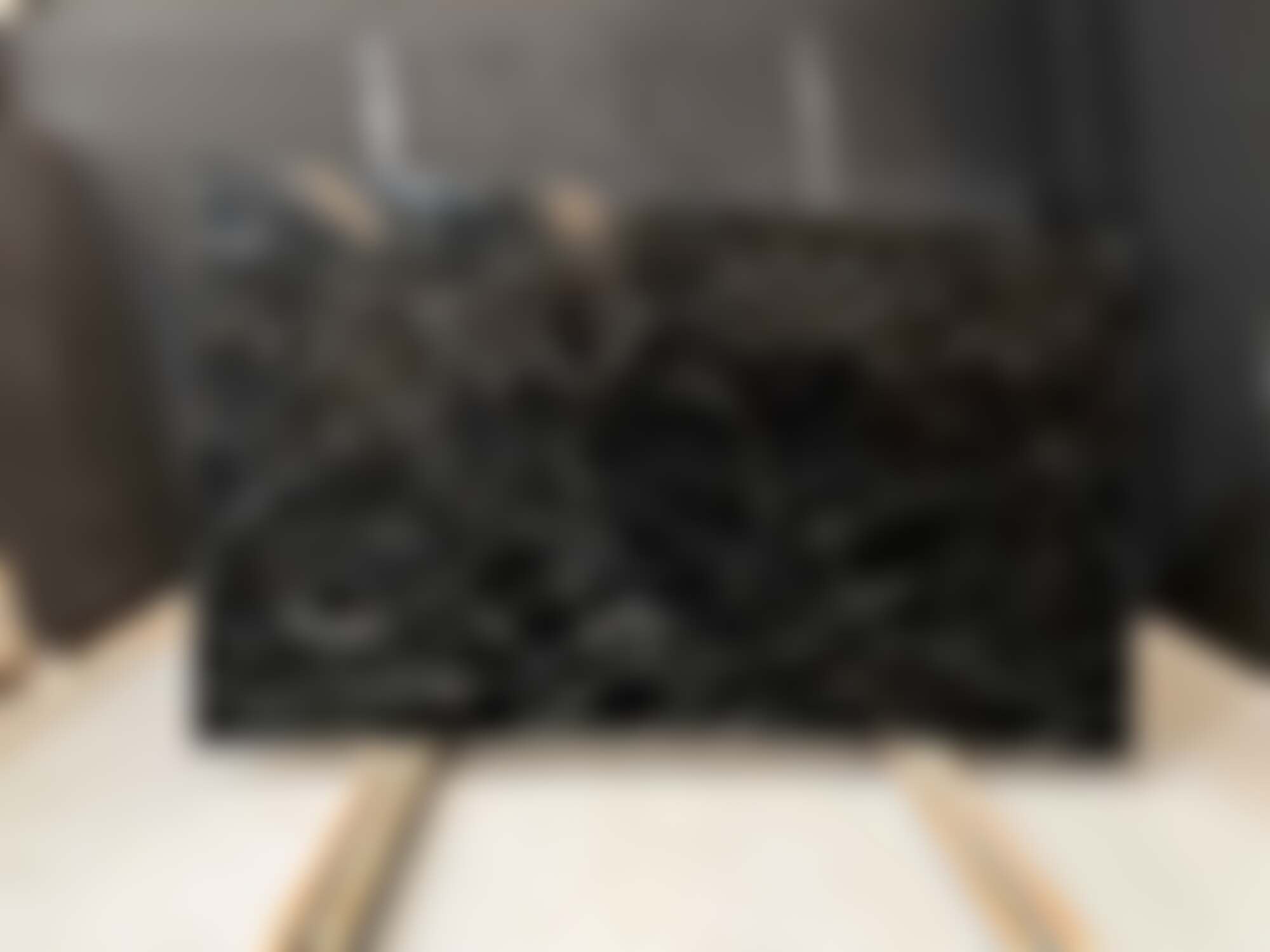 Anatara Black 001