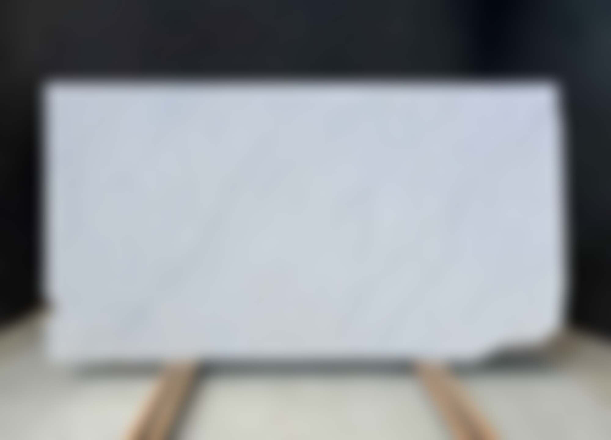 [In Transit] Bianco Carrara Ombra 052